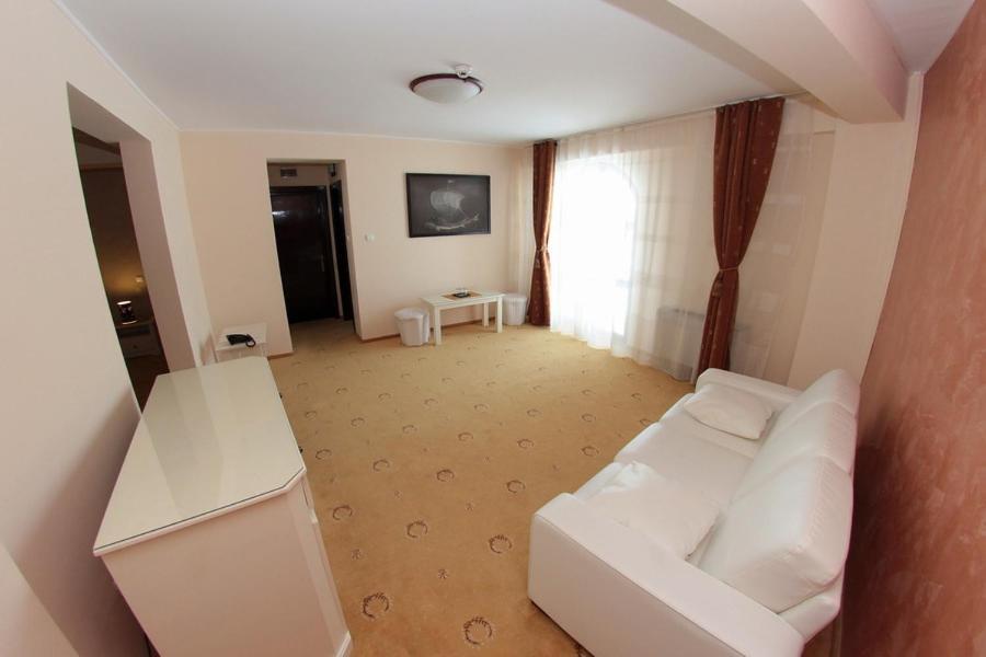 Hotel Imperium Suceava Buitenkant foto