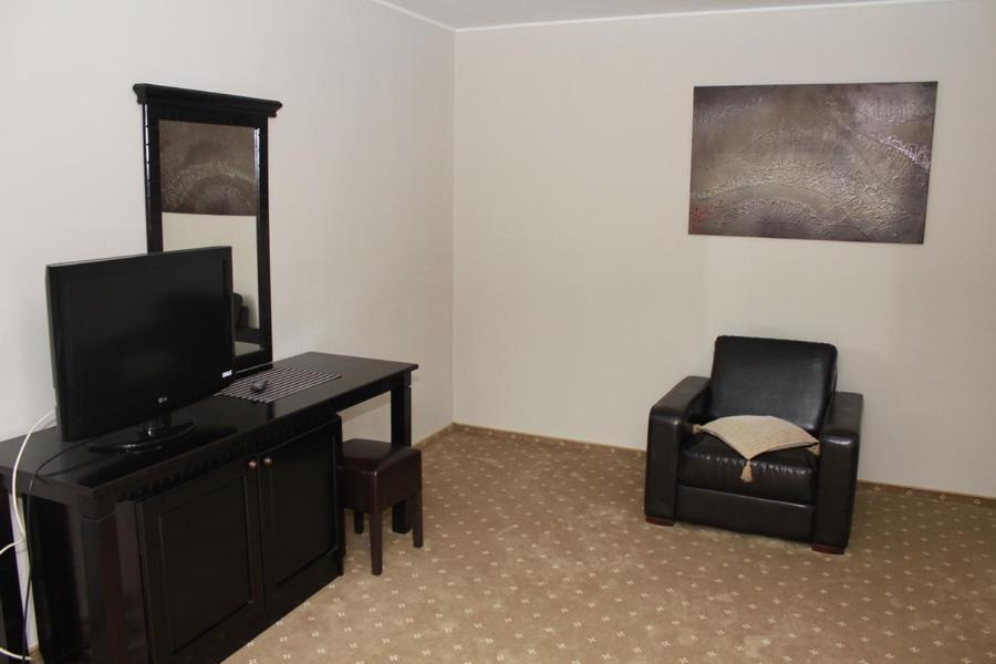 Hotel Imperium Suceava Buitenkant foto
