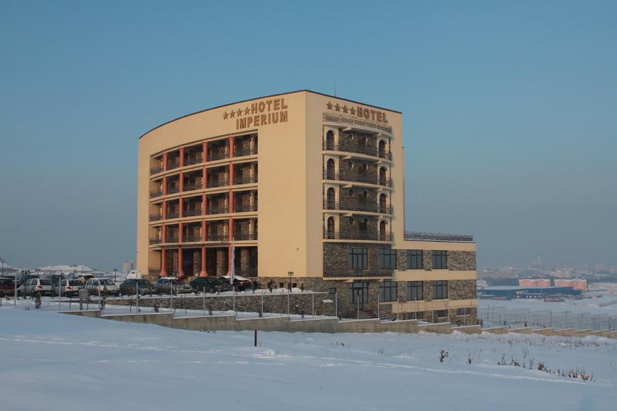 Hotel Imperium Suceava Buitenkant foto